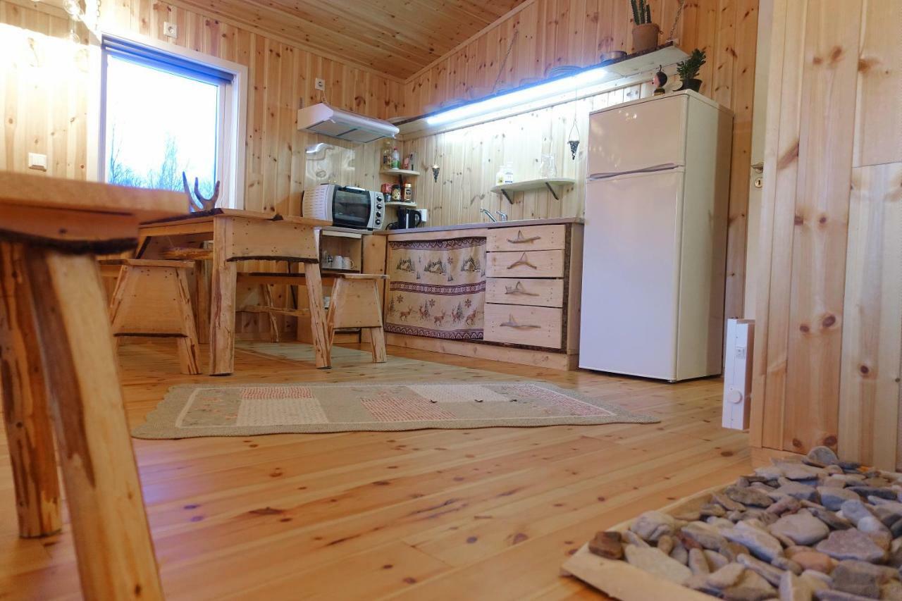 Wild Caribou'S Wildwood Cabin Lakselv Esterno foto