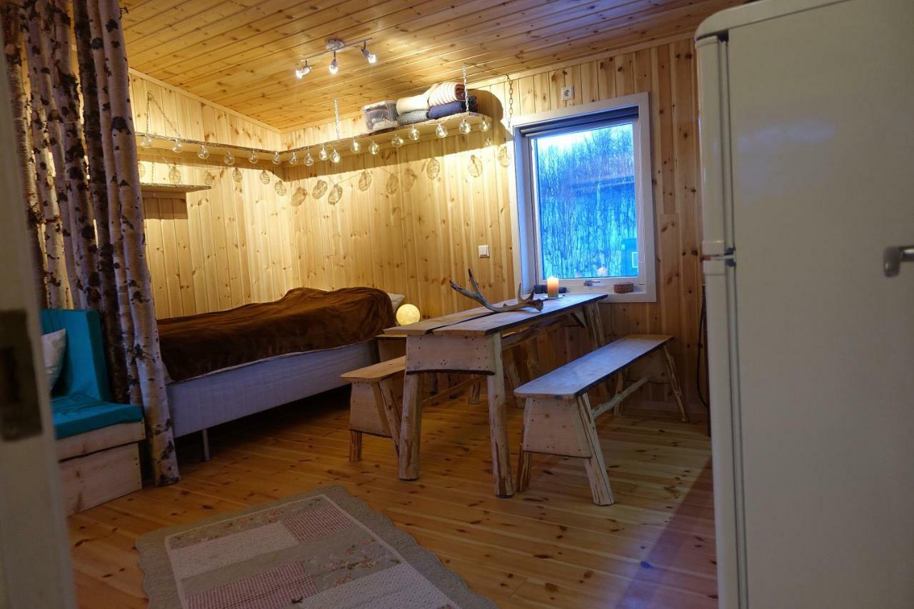 Wild Caribou'S Wildwood Cabin Lakselv Esterno foto