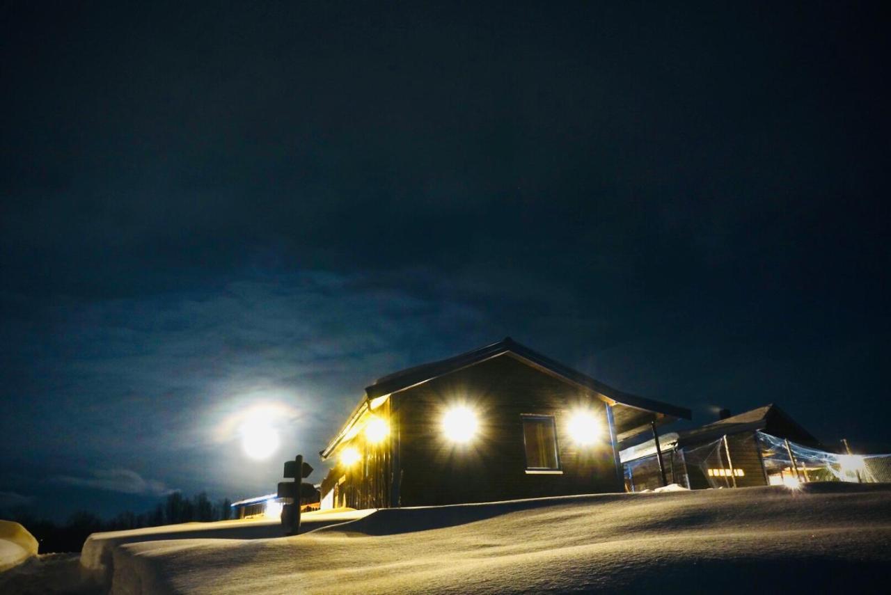 Wild Caribou'S Wildwood Cabin Lakselv Esterno foto